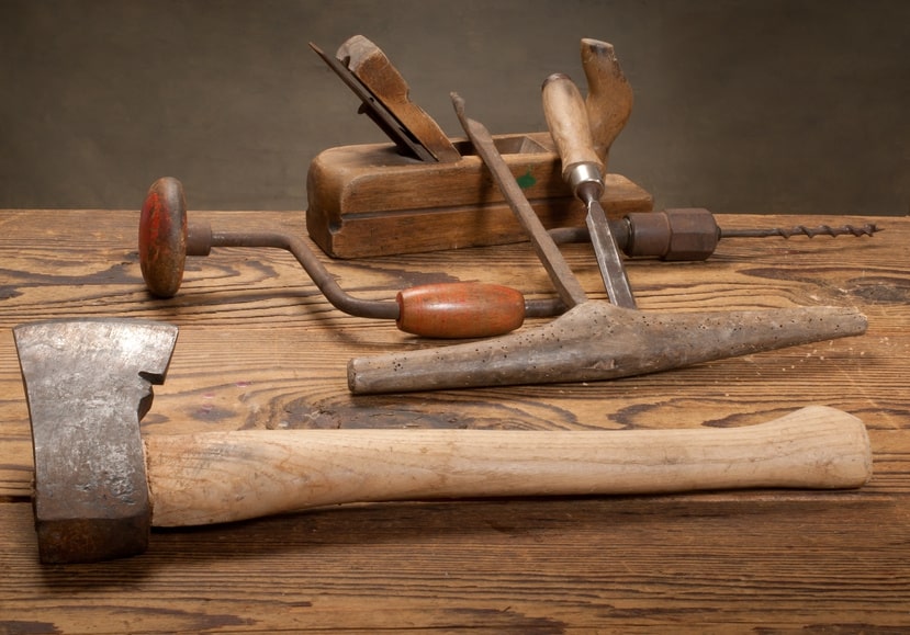 Handgereedschappen worden graag behandeld met Dubbel Gekookte Lijnolie