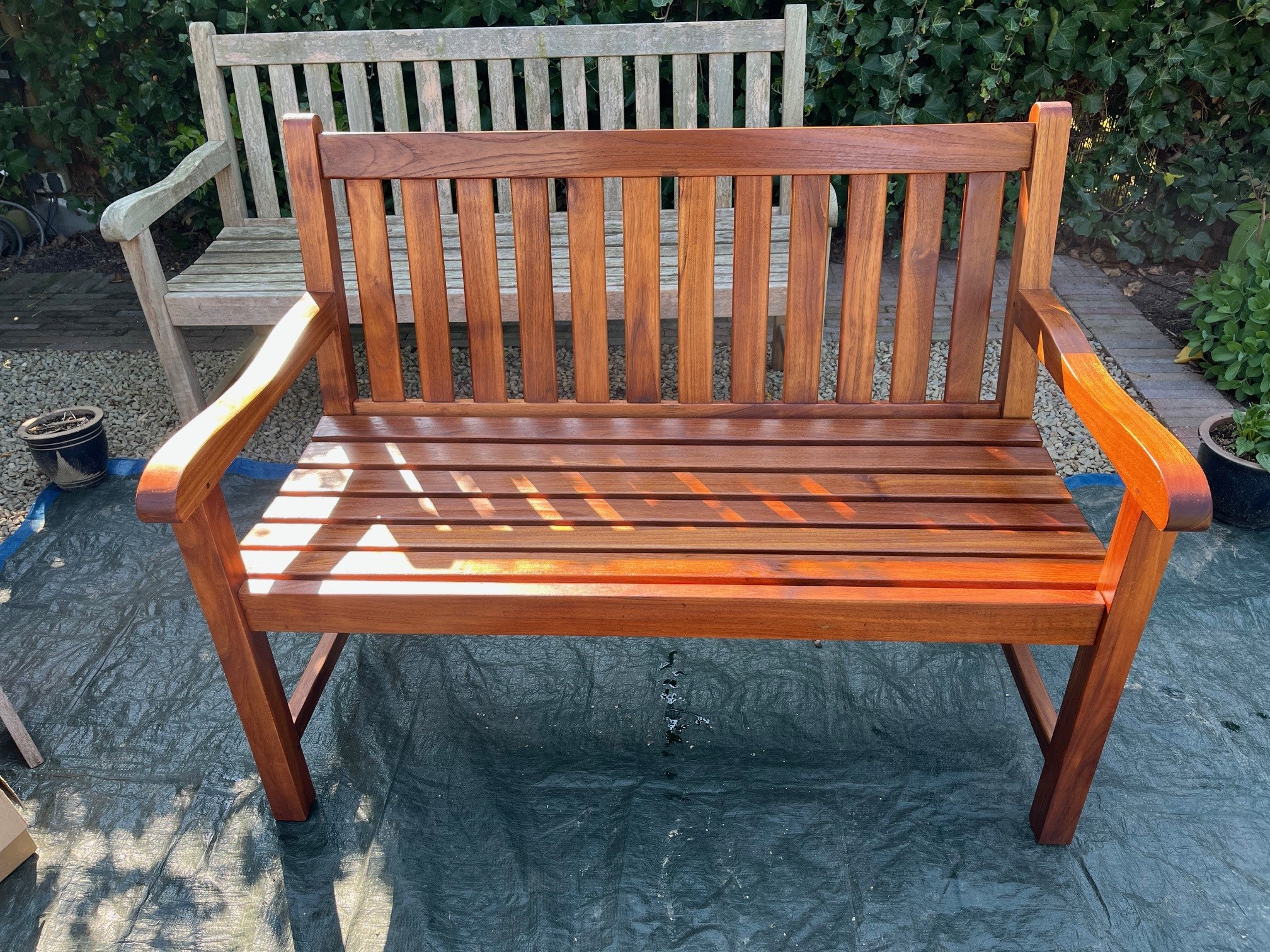 Teakhouten bankje behandeld met Teakolie